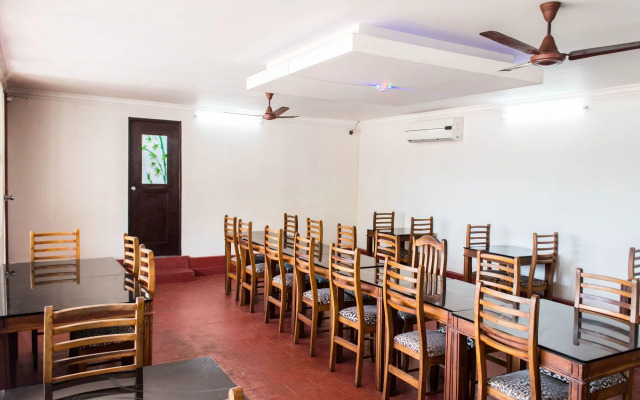 Island Lake Resort by OYO Rooms