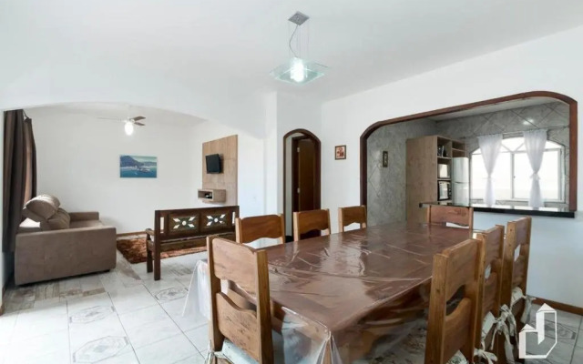 Casa com 03 dormitórios