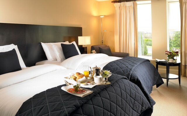 Horse and Jockey Hotel