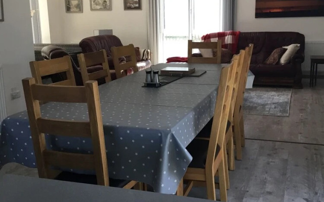 Remarkable 4-bed House in St Minver, Rock