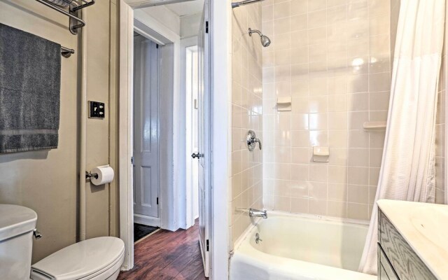 Centrally Located Apt in Victorian Mansion!