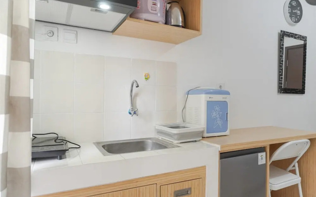 Homey And Minimalist Studio At Loftvilles City Apartment