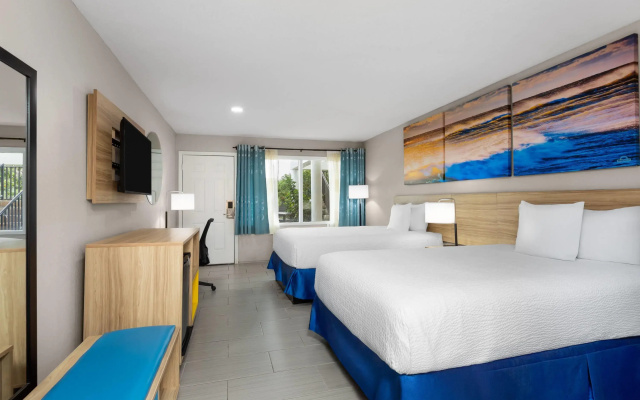 Days Inn by Wyndham Fort Myers Springs Resort