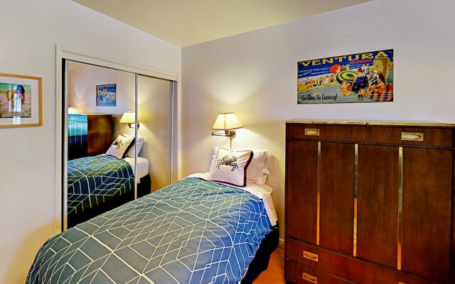 Beach Bungalow in Ventura by RedAwning