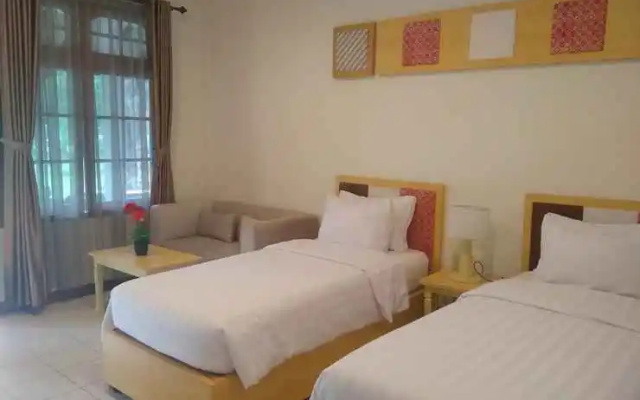 Joglo Residence Hotel