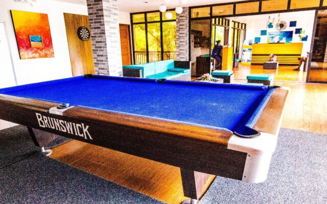 Skylodge Resort