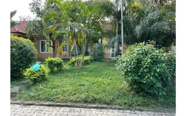 Entire 2 bedroom house with free wifi in Masaki