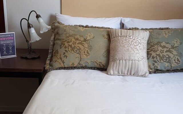 Crestview Guest House