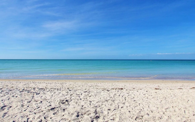 Sea Club by Teeming Vacation Rentals