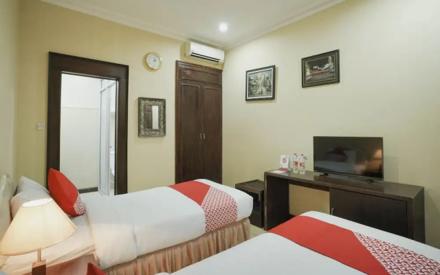 OYO 804 Ndalem Maharani Guest House