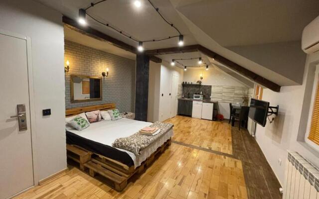 Airport Apartments