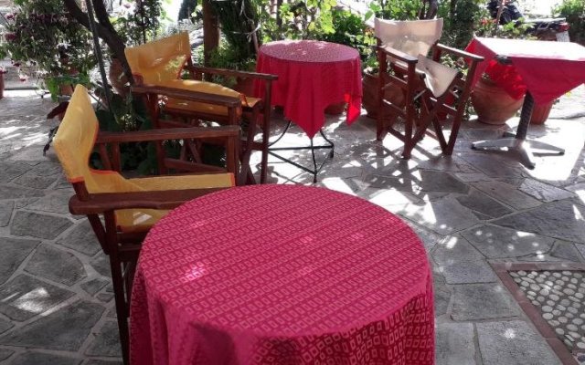Vera's Traditional House