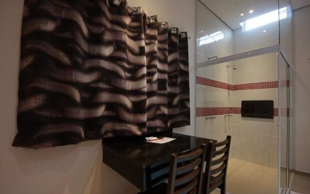 Liverpool Loft & Motel (Только для взрослых)