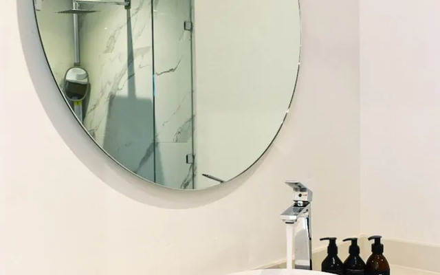 Immaculate Design Coupled With First-class Amenities Penthouse