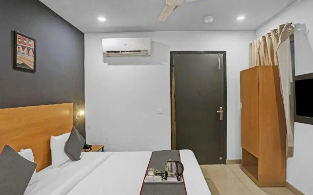 OYO Townhouse 475 Nangal Raya Pankha Road