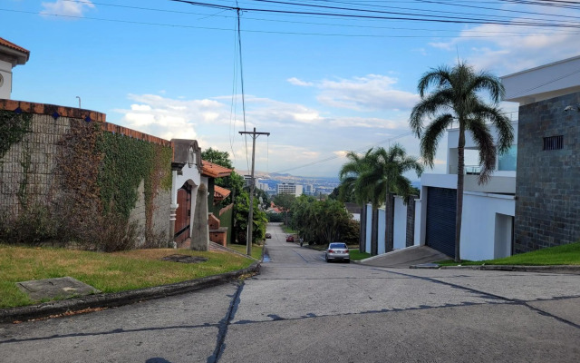 River Merendon Suite.