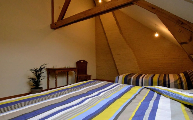 Mansion in Roesbrugge With Garden