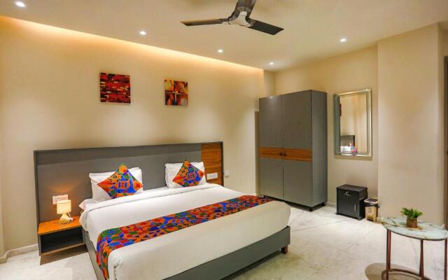FabExpress Aroma Corporate Suites
