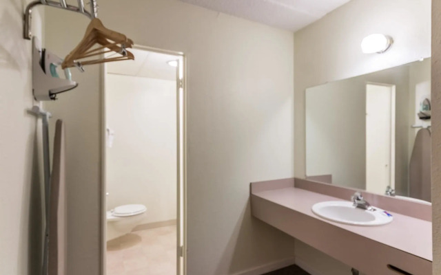 Motel 6 Butte, MT - Historic City Center