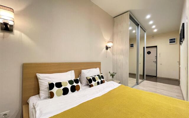 Сутки как дома на улице Сакко и Ванцетти 77