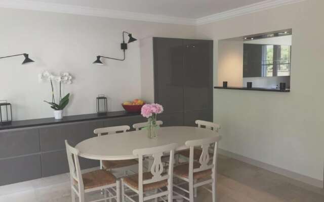 House With 3 Bedrooms In Grimaud, With Pool Access, Enclosed Garden And Wifi 1 Km From The Beach