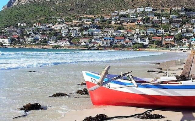 Crows Nest Fish Hoek Bay