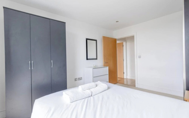 Sleek & Sunny 1BD Flat Near Greenwhich - Deptford!