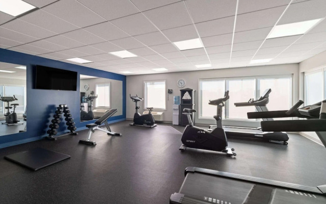 Microtel by Wyndham Lachute