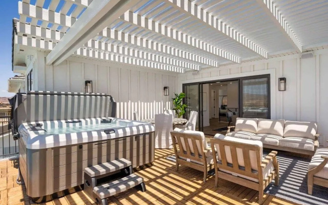 Playa Lucaya By Redawning