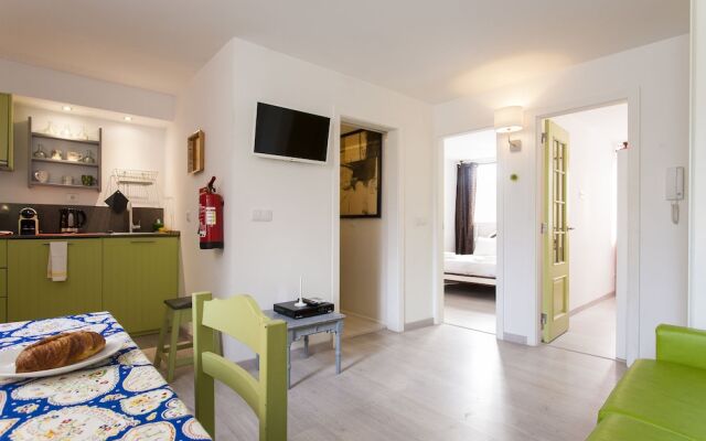 ALTIDO Charming 2BR Apt w/ workspace at the heart of Alfama