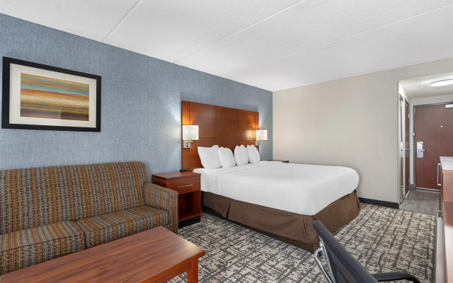 Best Western Plus Fresno Airport Hotel