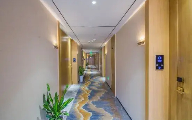 Century Hua Yue Hotel
