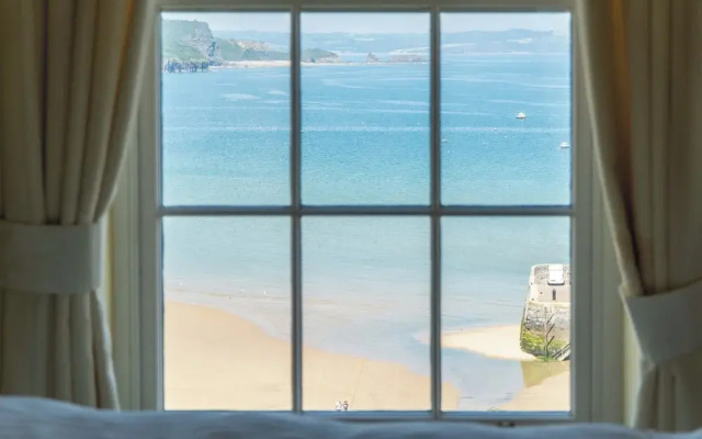 5 Belle Vue Court - 2 Bedroom Apartment - Tenby