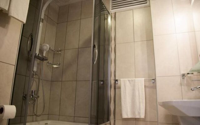 Hermias Marin Hotel