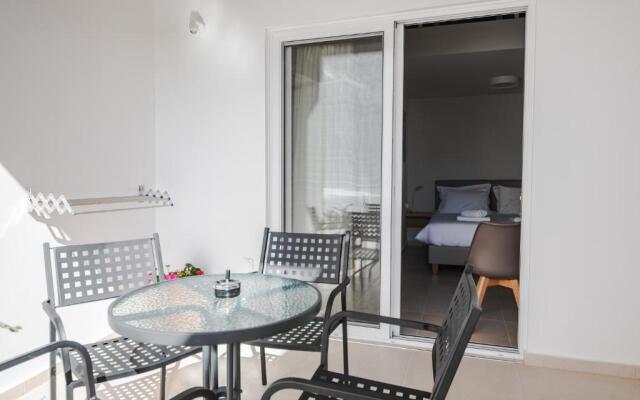 Stylish Studio Apartment - 8F House
