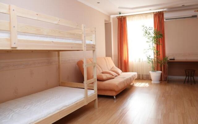 Spacious Apartment on Chernyshova