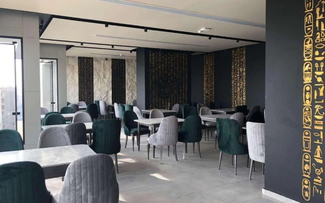 Delta Pyramids Hotel