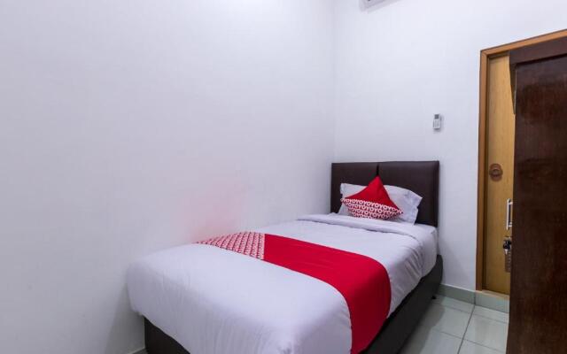 OYO 1082 Kost Arie 1