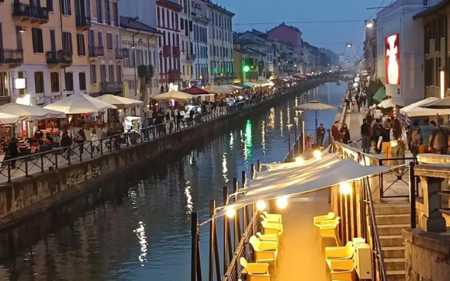 Unique 4 Storey House on Naviglio 4Bd, 4Bt