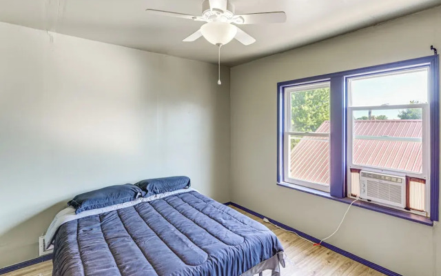 Quaint Family Retreat in Fairbury!