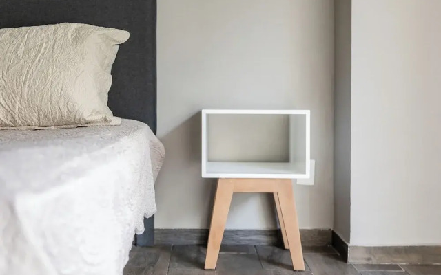 Modern Flat by Polanco Balcony Pet Friendly