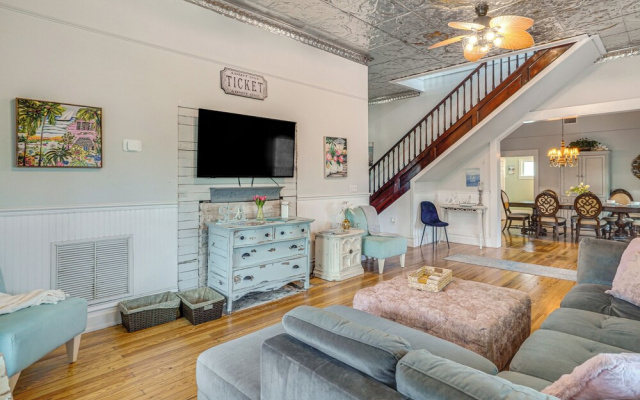 Families Welcome! Historical Hideaway in Palmetto