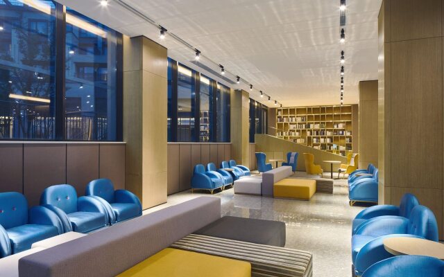 Q-Box Hotel Shanghai Sanjiagang