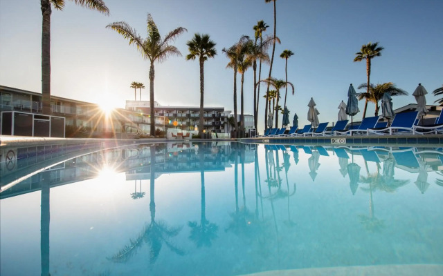 SeaCrest OceanFront Hotel