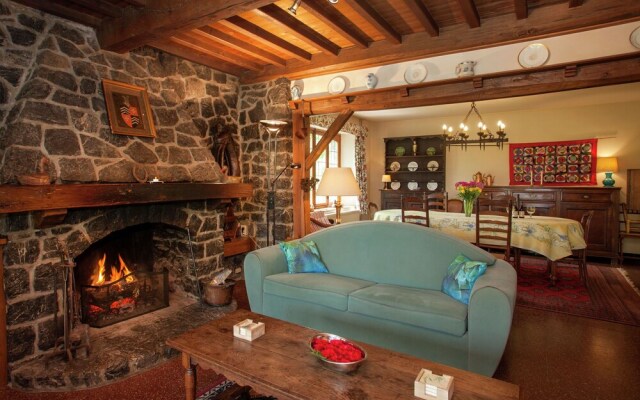 Beautiful Holiday Home With Garden in Belvaux