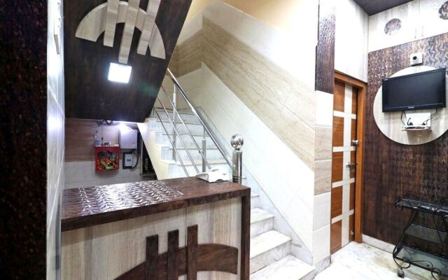 Goroomgo Sanjoy Guest House Ruby Tagore Park Kolkata
