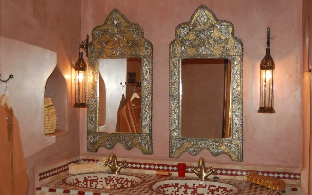 Riad Les Trois Palmiers El Bacha