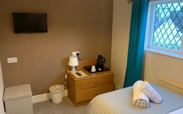 Chequers Country Inn