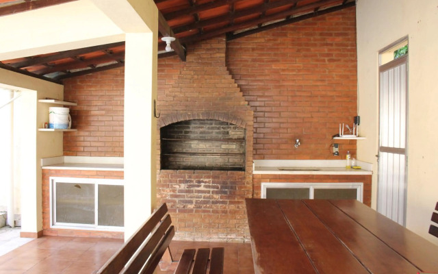 Casa muito espaçosa privativa com Piscina, Churrasqueira e área gourmet