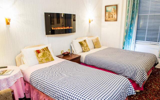 Lyncliff Hotel